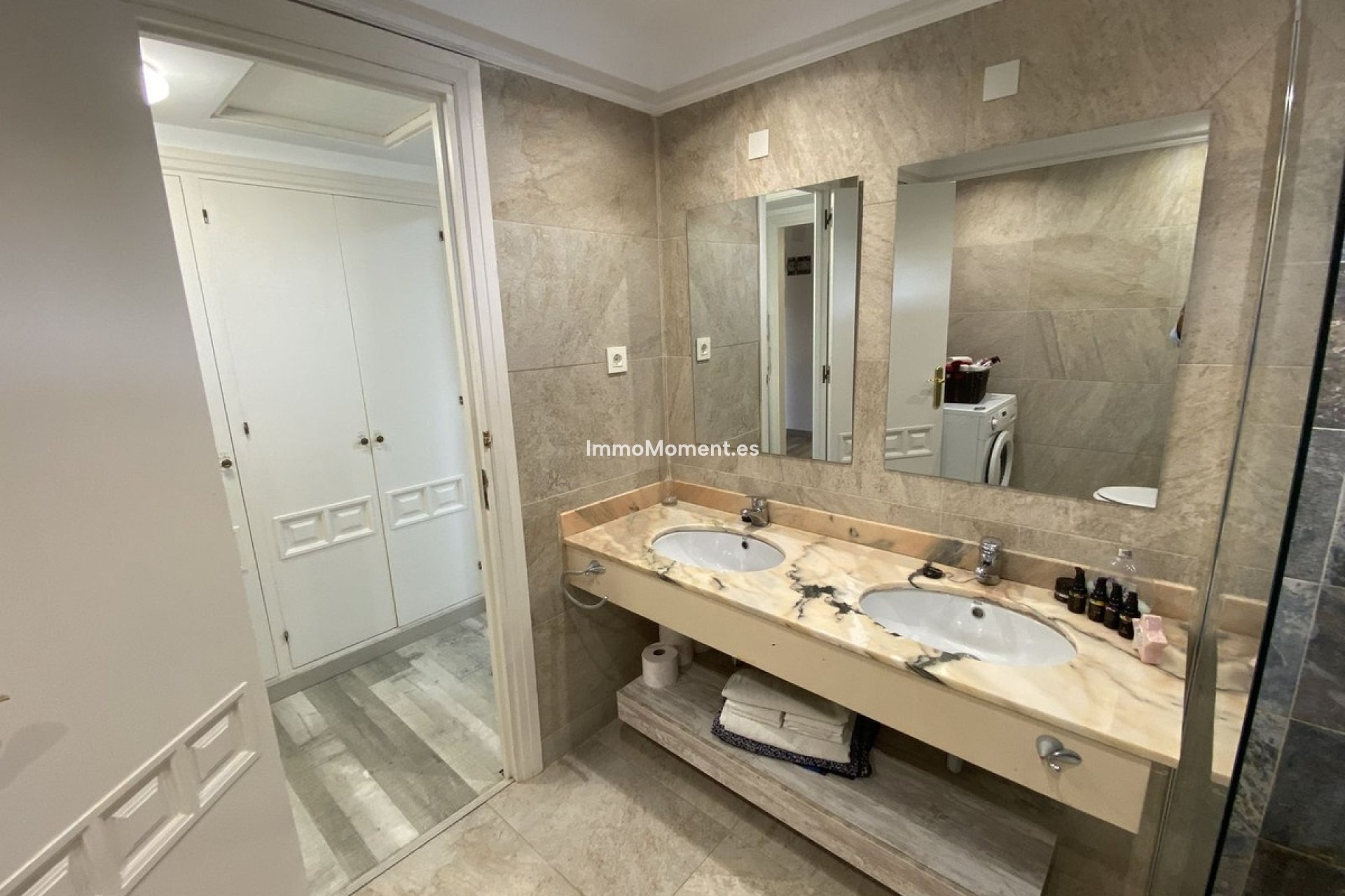 Resale - Apartment - Estepona - Atalaya