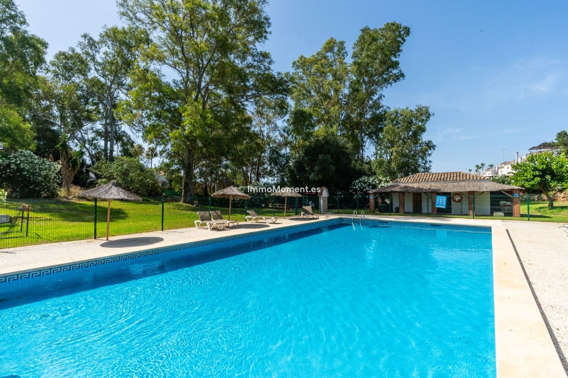 Resale - Apartment - Estepona - Atalaya
