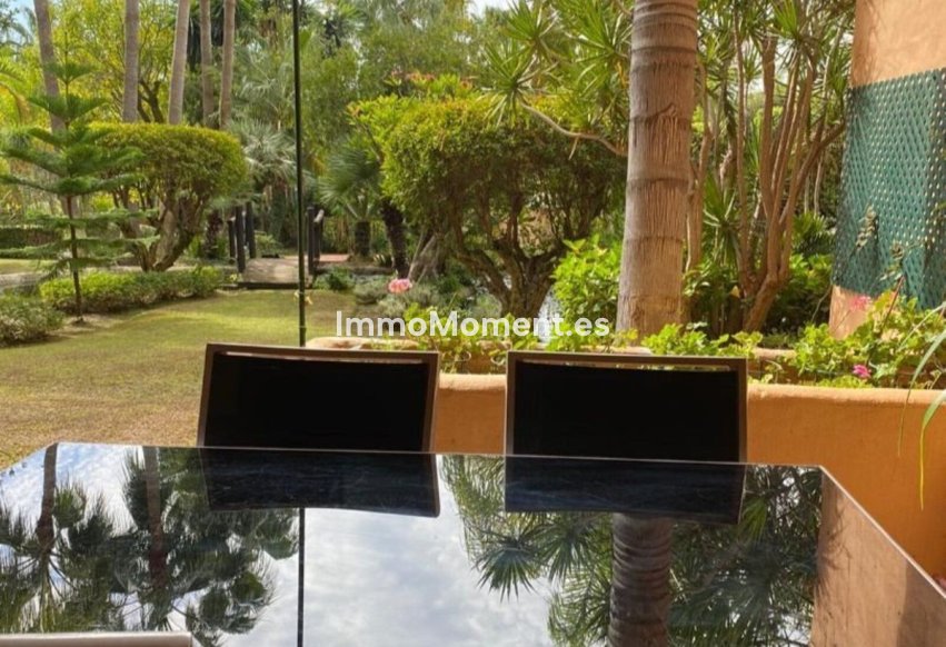 Resale - Apartment - Estepona - Atalaya