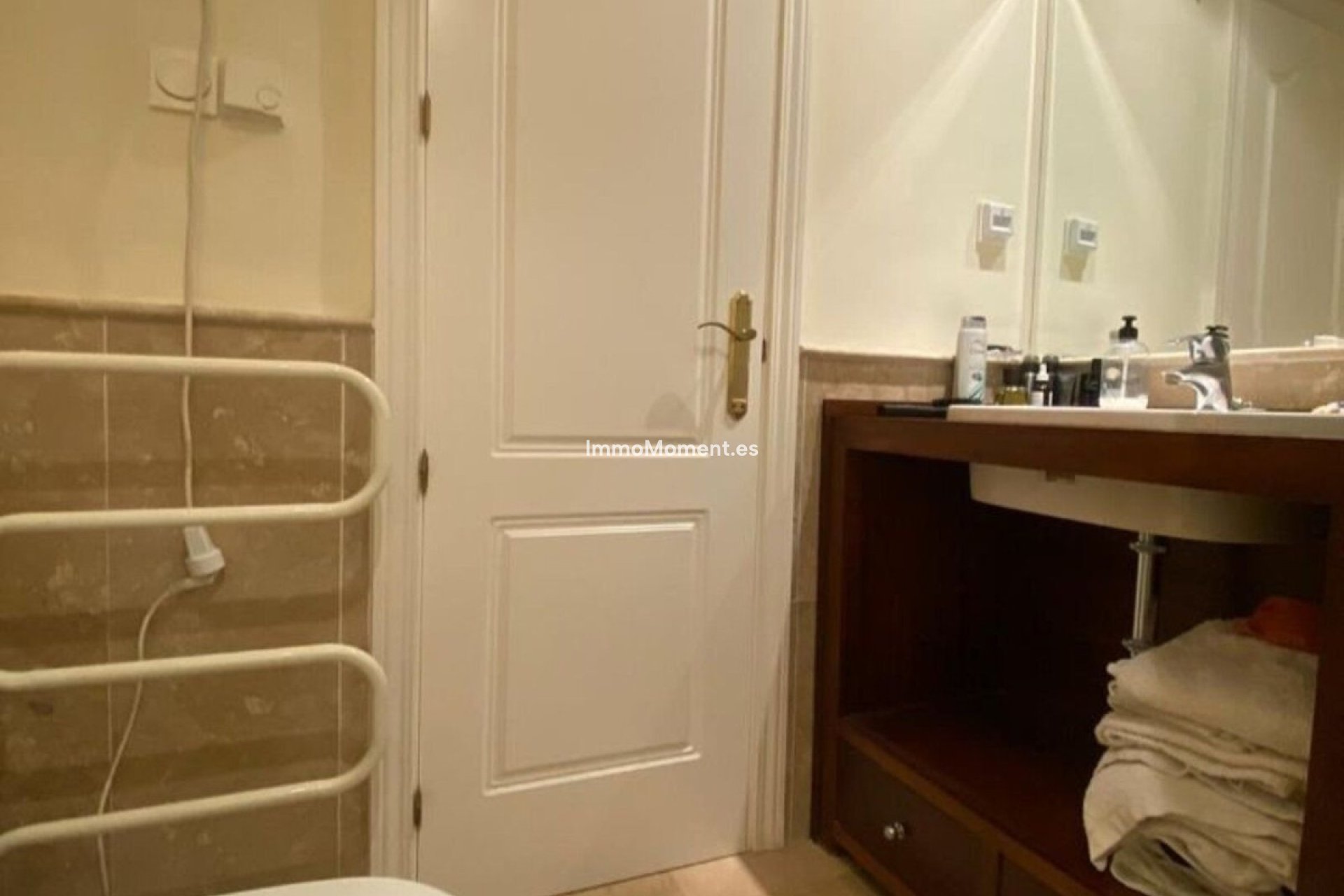 Resale - Apartment - Estepona - Atalaya