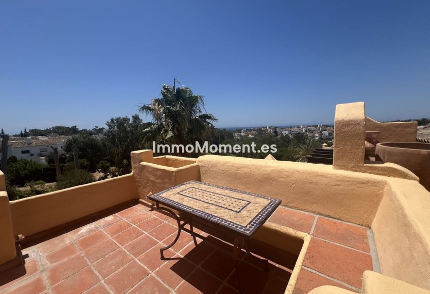 Resale - Apartment - Estepona - Atalaya