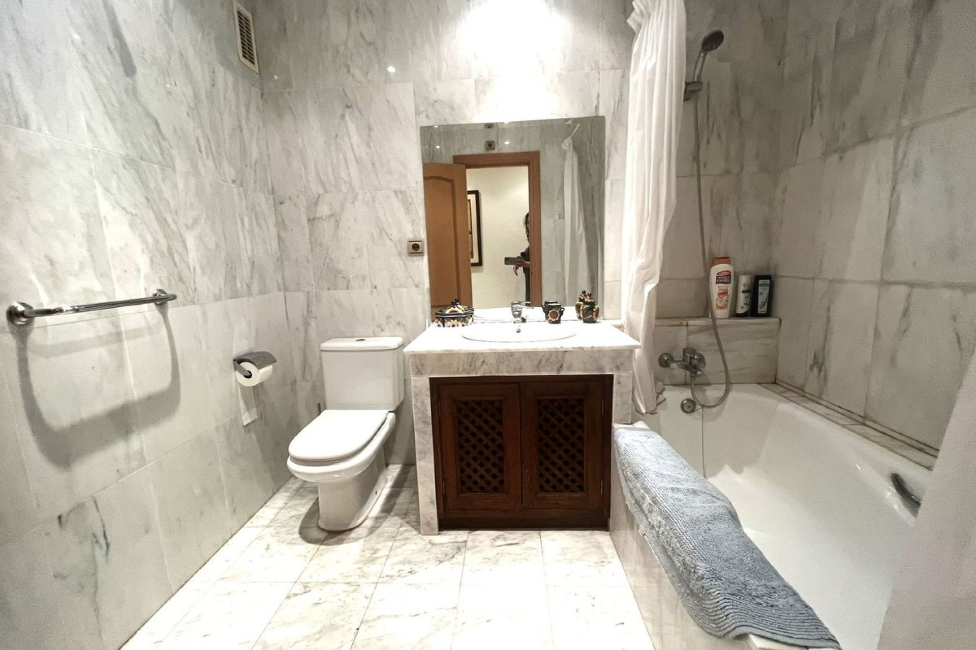 Resale - Apartment - Estepona - Atalaya