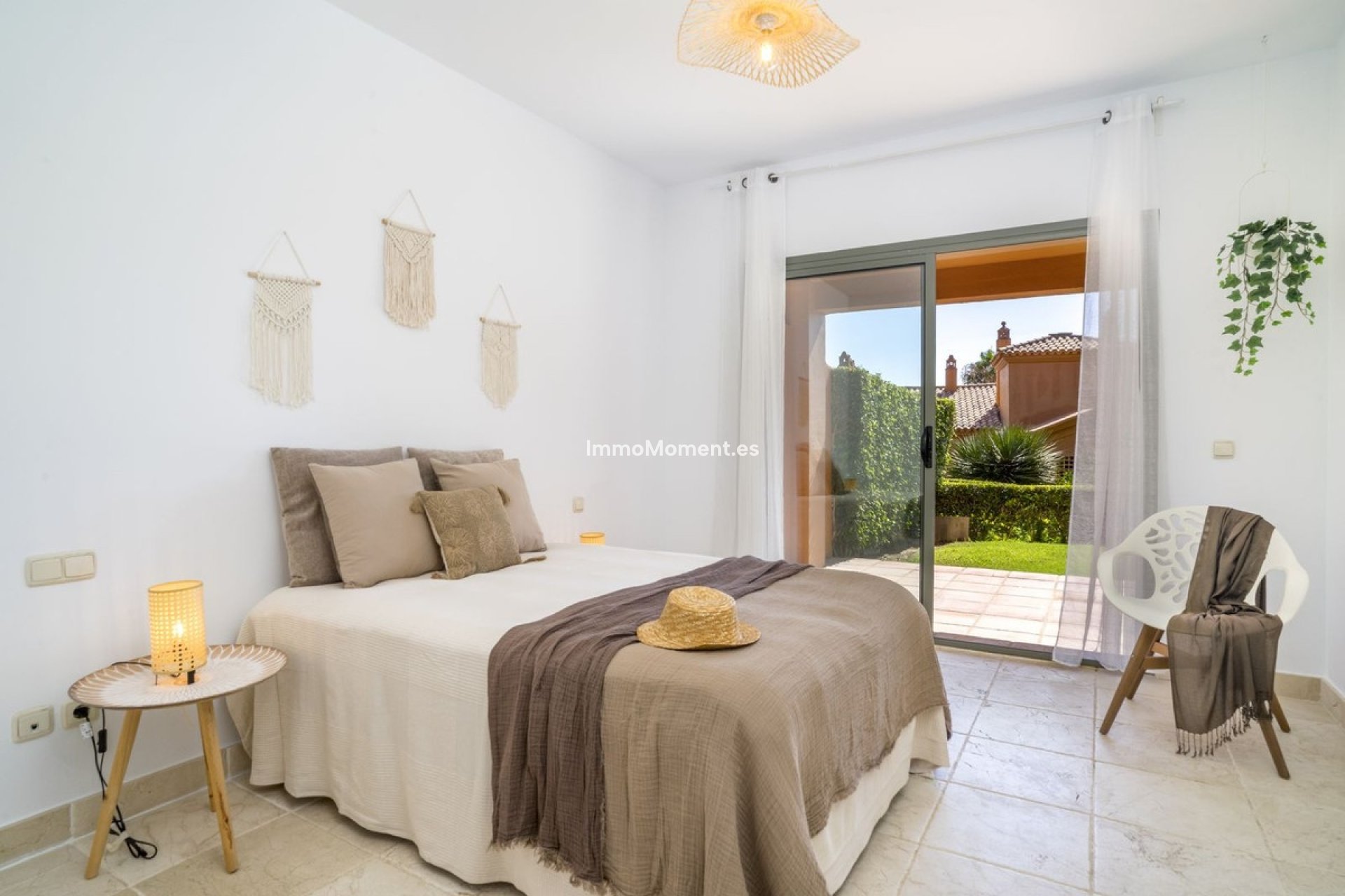 Resale - Apartment - Estepona - Atalaya