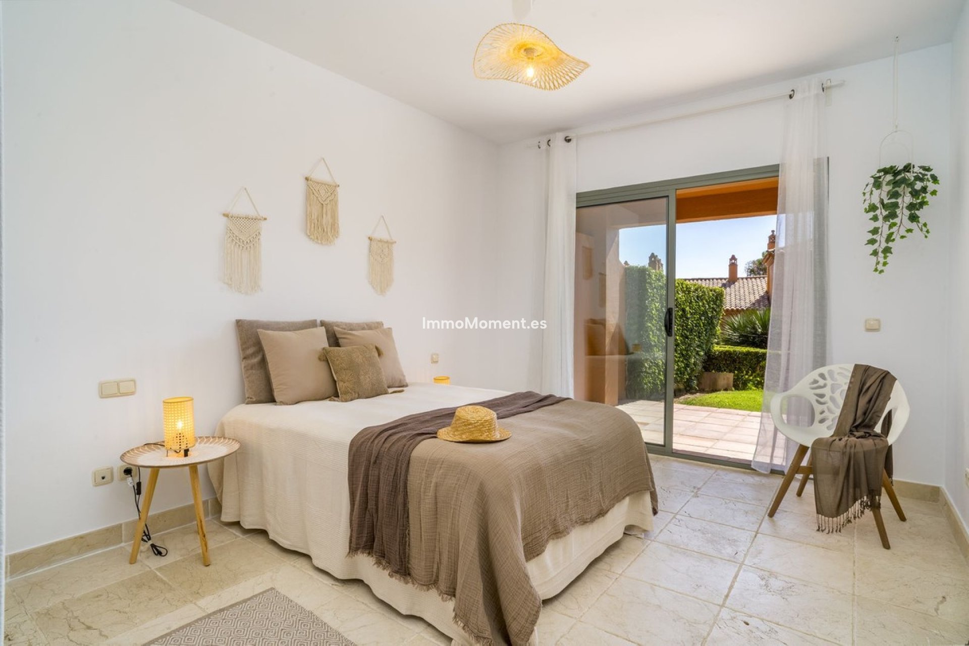 Resale - Apartment - Estepona - Atalaya