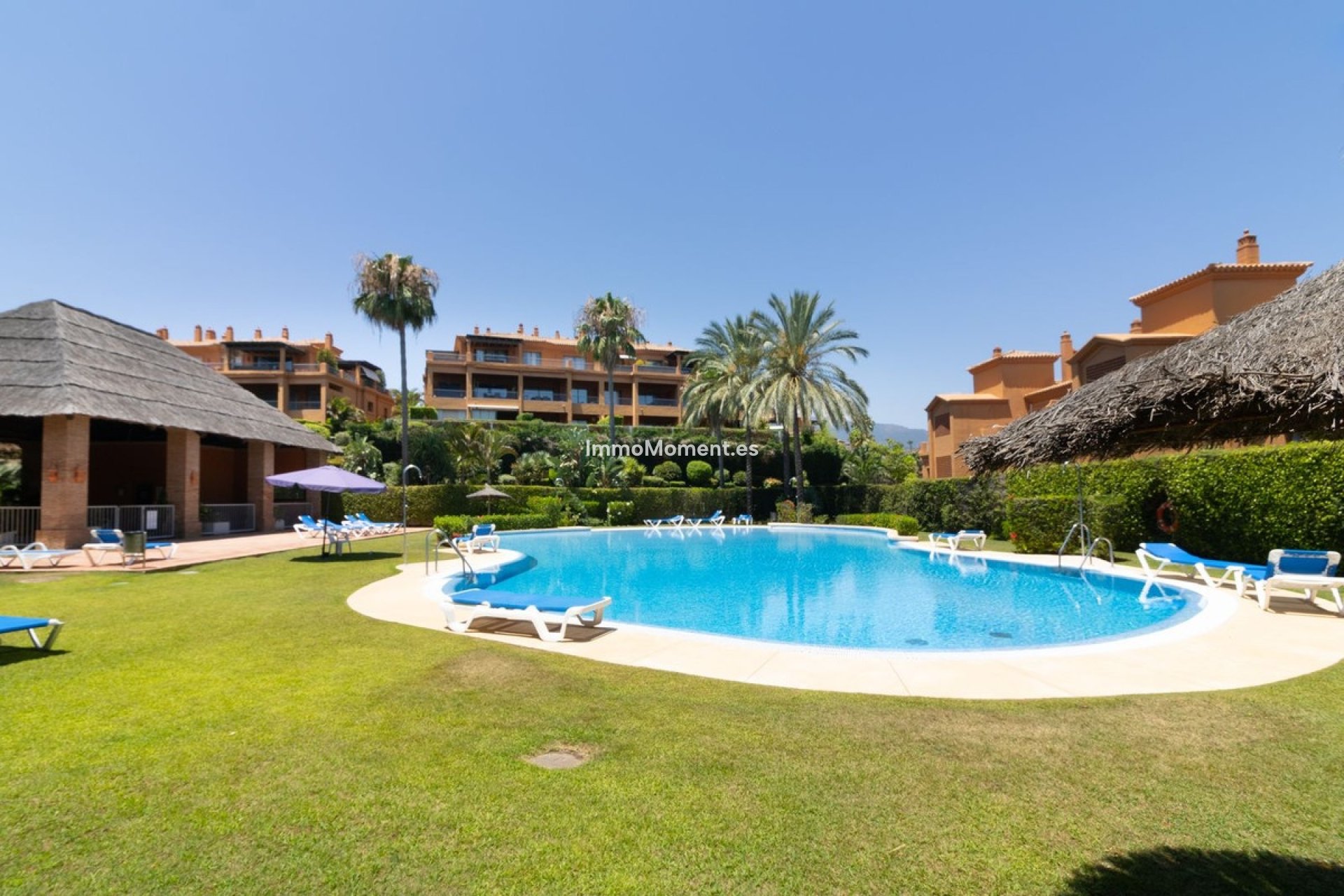 Resale - Apartment - Estepona - Atalaya