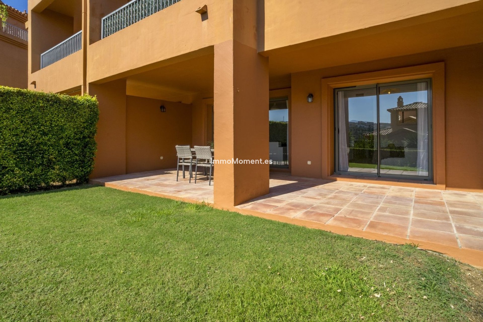 Resale - Apartment - Estepona - Atalaya