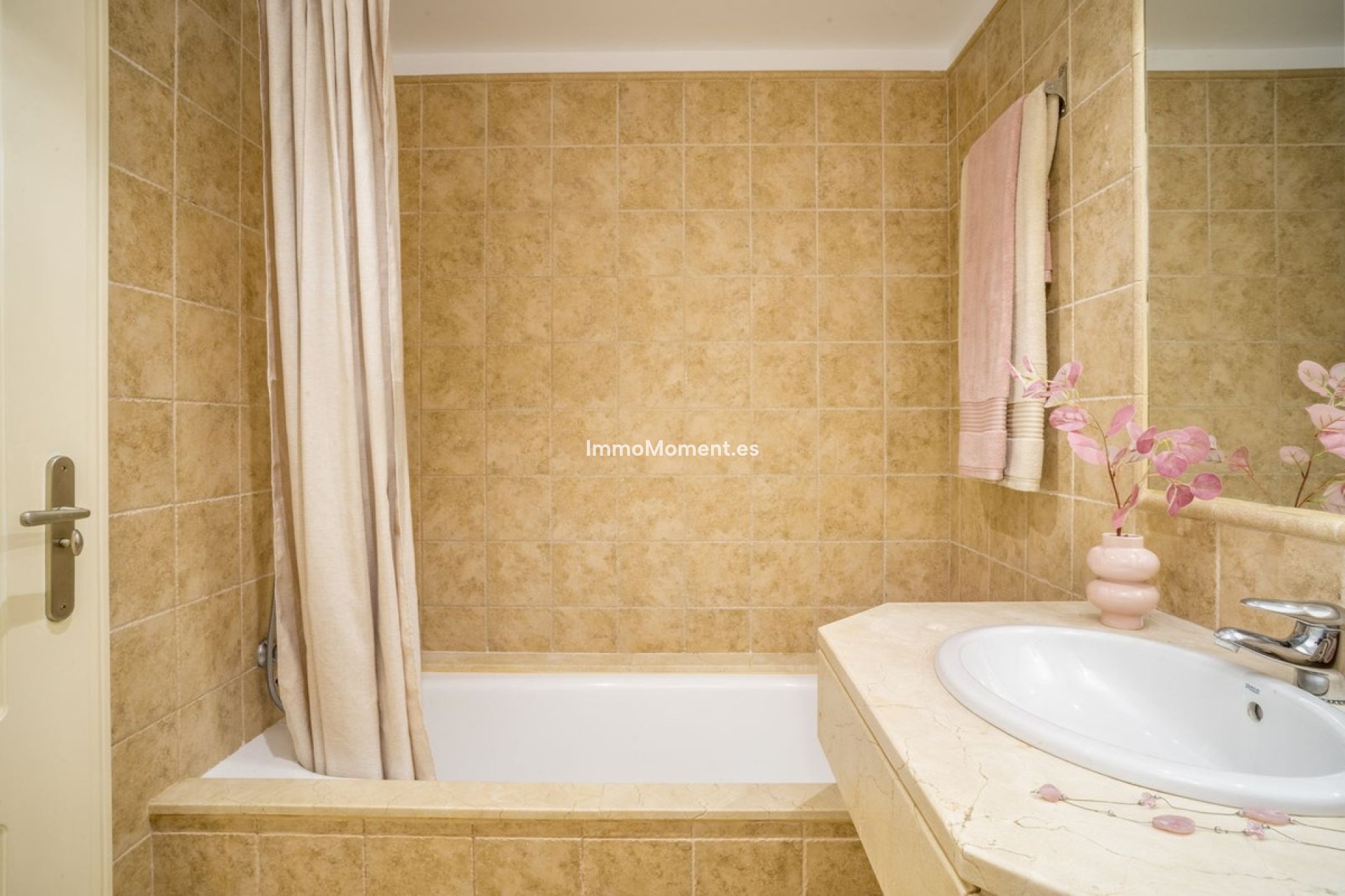 Resale - Apartment - Estepona - Atalaya