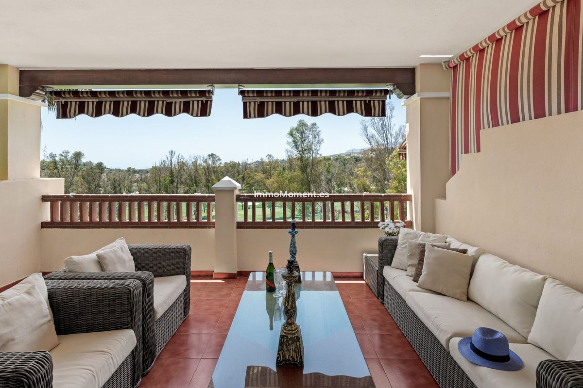 Resale - Apartment - Estepona - Atalaya