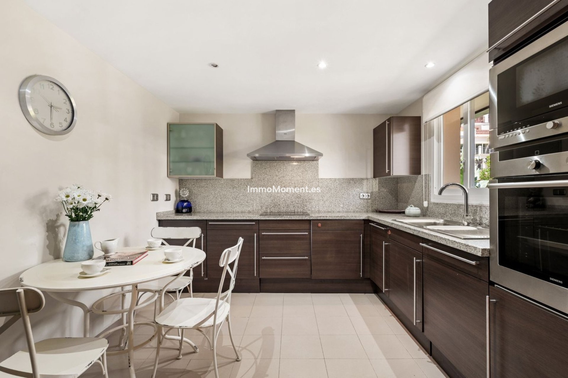 Resale - Apartment - Estepona - Atalaya