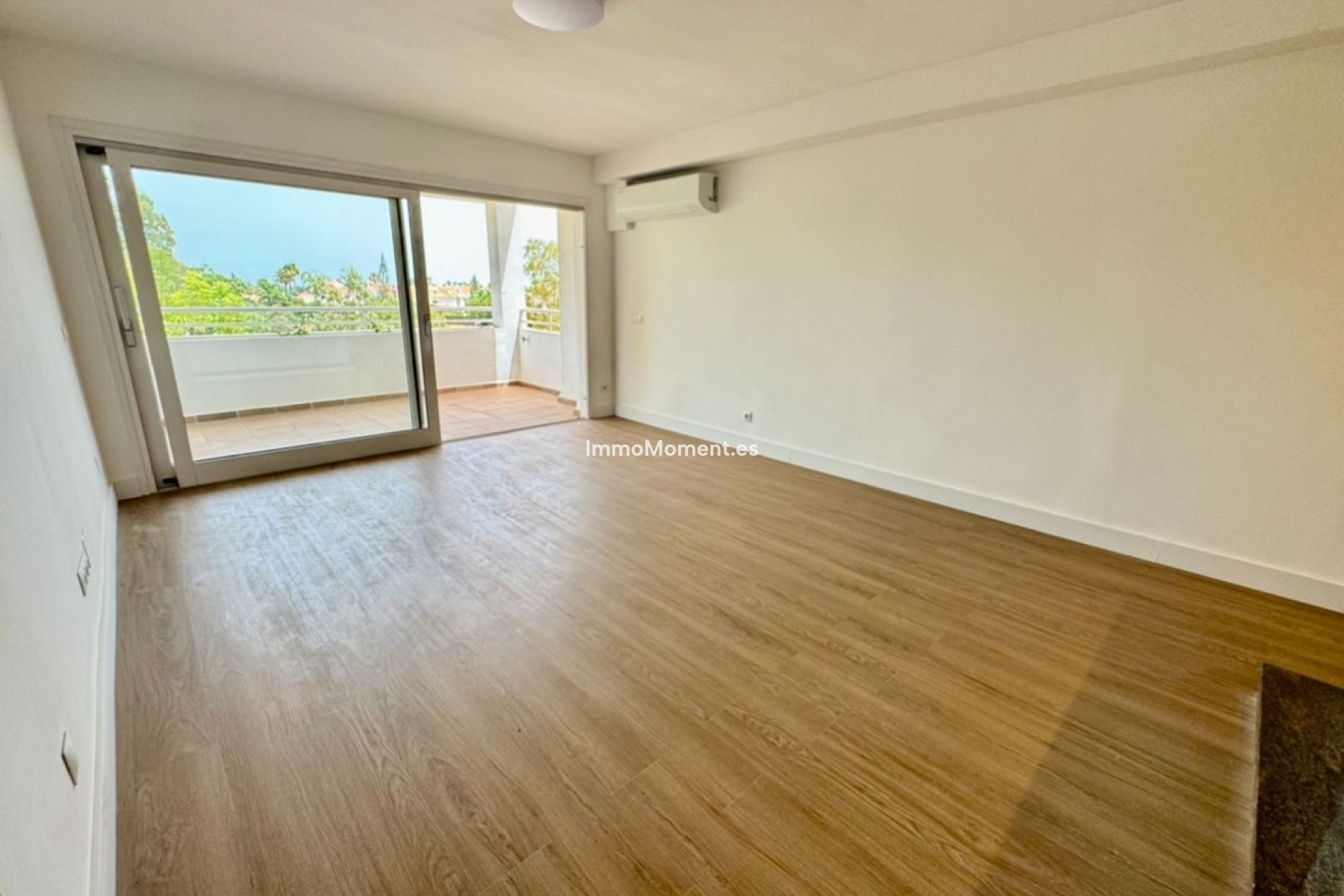 Resale - Apartment - Estepona - Atalaya
