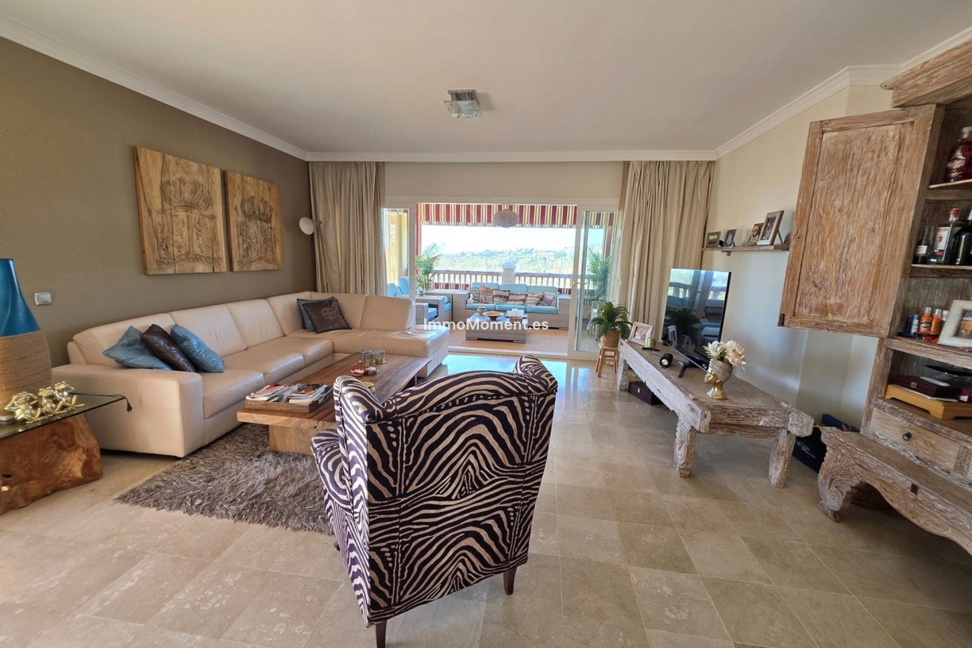 Resale - Apartment - Estepona - Atalaya