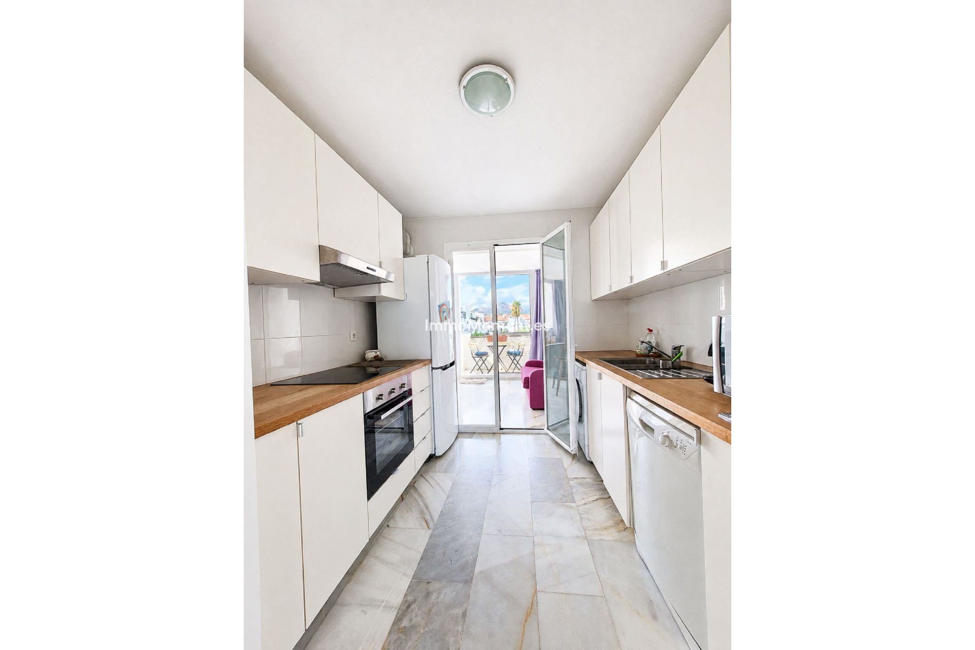 Resale - Apartment - Estepona - Bel Air