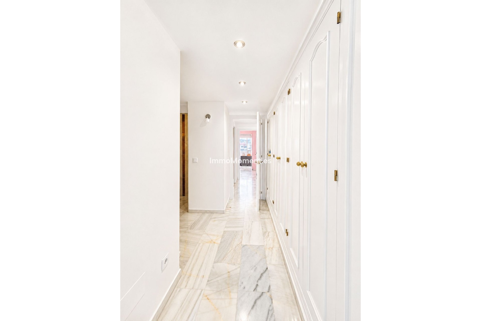 Resale - Apartment - Estepona - Bel Air