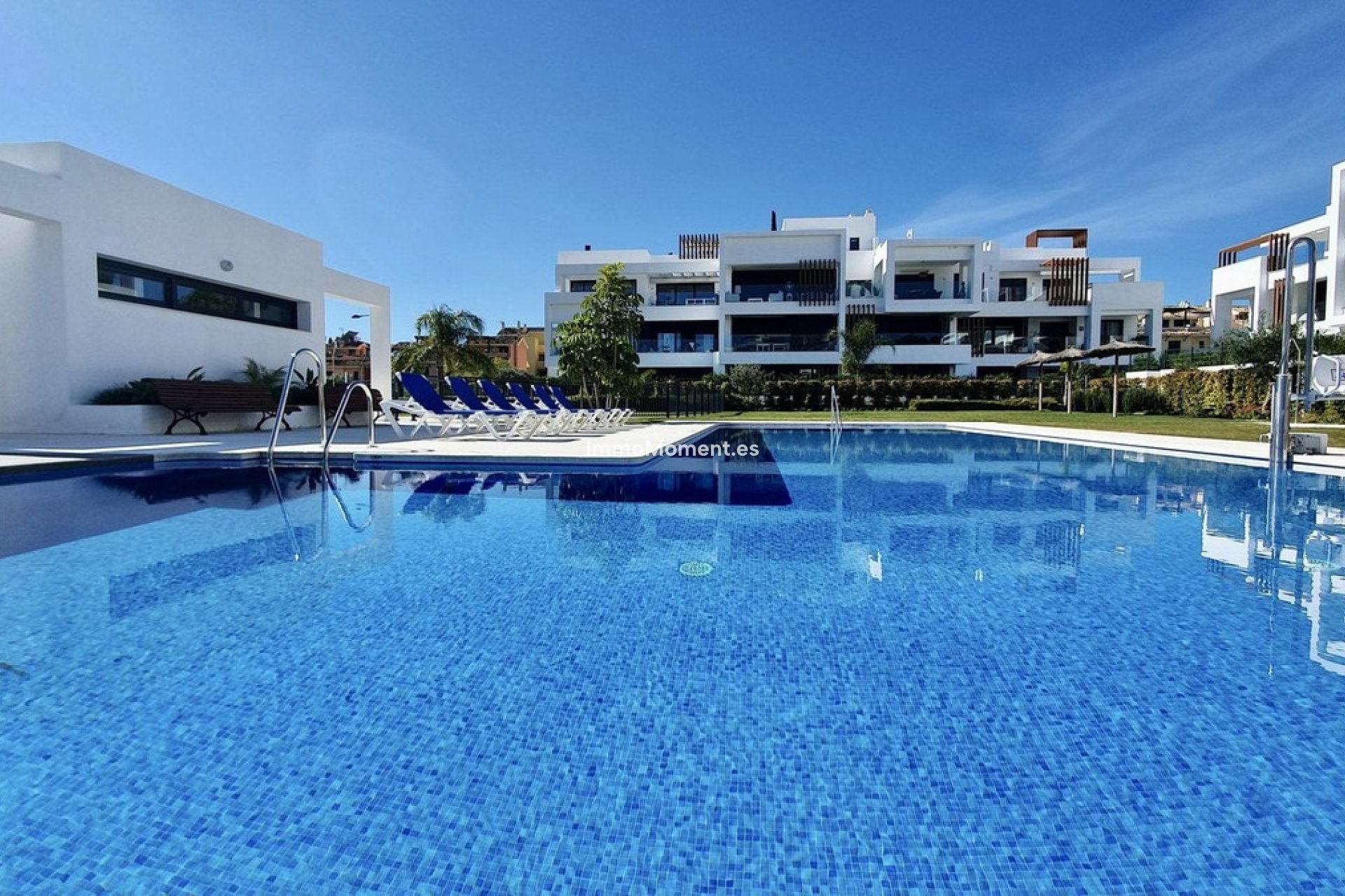 Resale - Apartment - Estepona - Bel Air