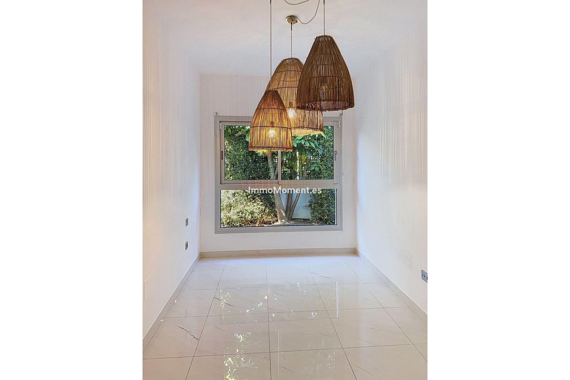 Resale - Apartment - Estepona - Bel Air