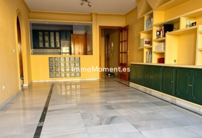 Resale - Apartment - Estepona - Bel Air