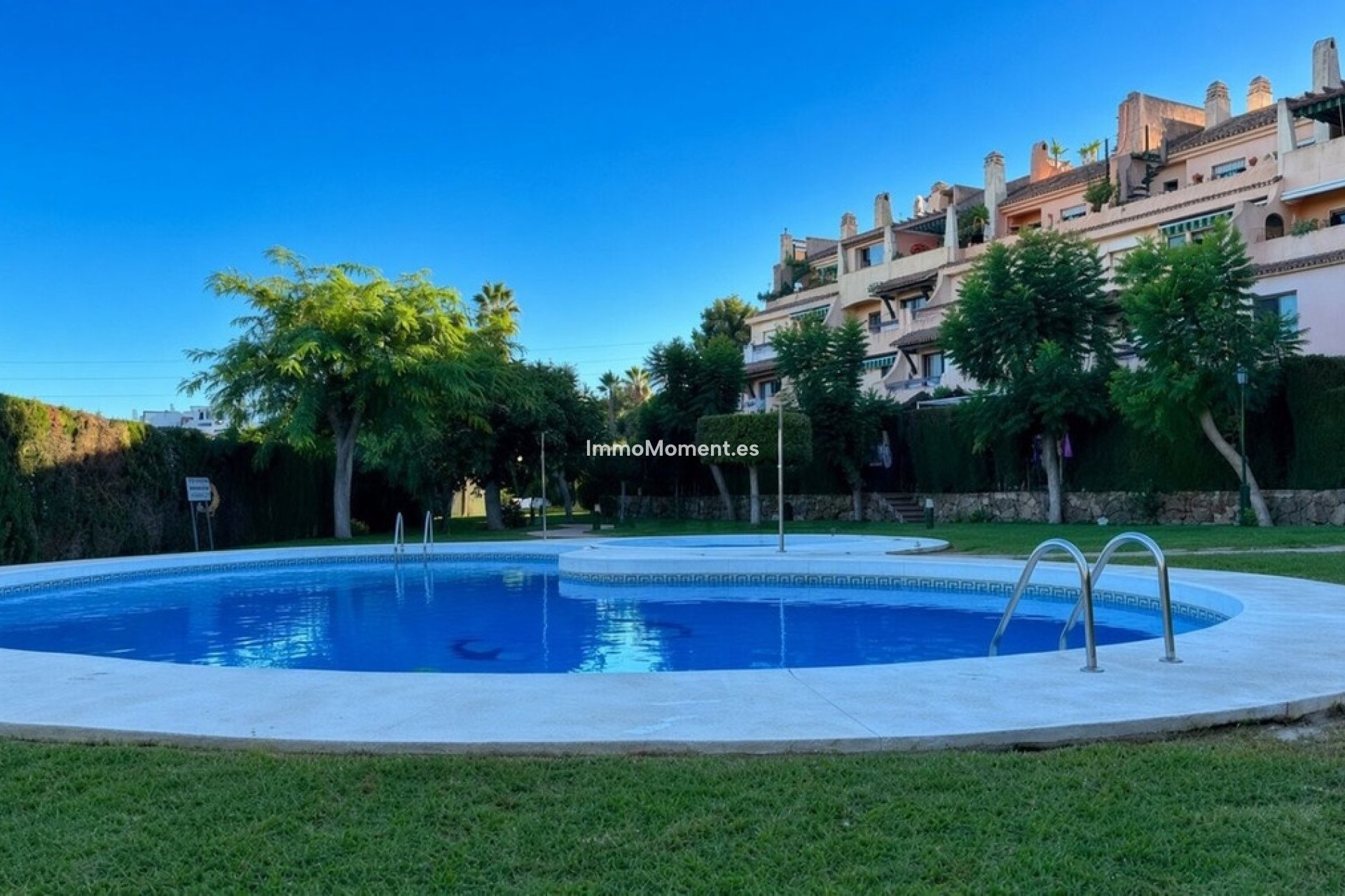 Resale - Apartment - Estepona - Bel Air