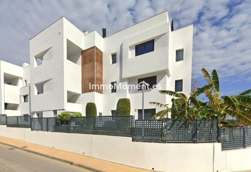 Resale - Apartment - Estepona - Bel Air