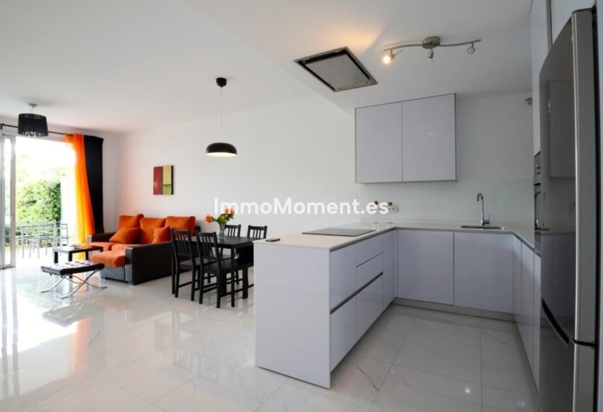 Resale - Apartment - Estepona - Bel Air