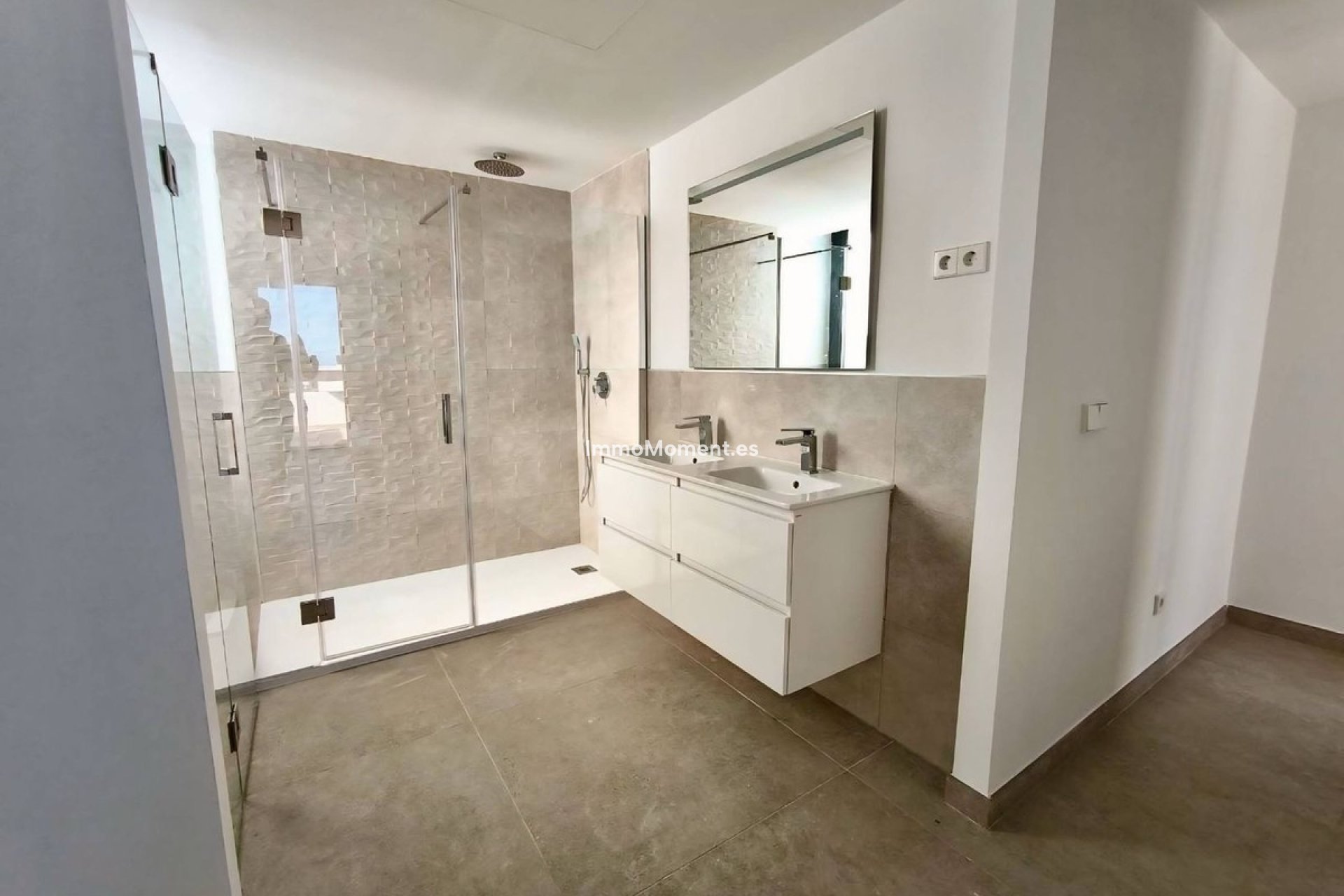 Resale - Apartment - Estepona - Bel Air