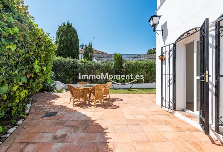 Resale - Apartment - Estepona - Benamara