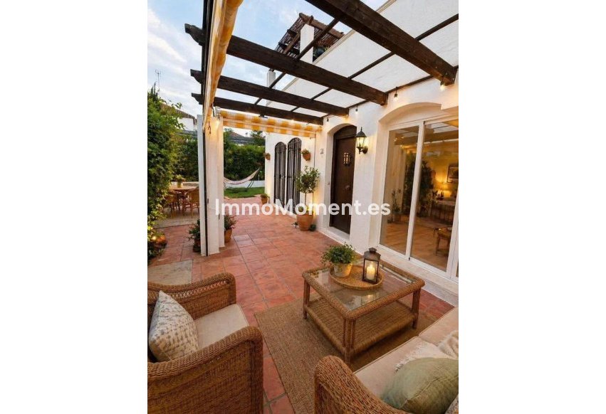 Resale - Apartment - Estepona - Benamara