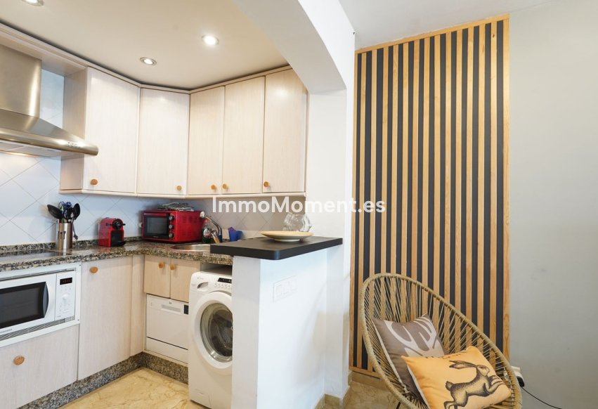 Resale - Apartment - Estepona - Benamara