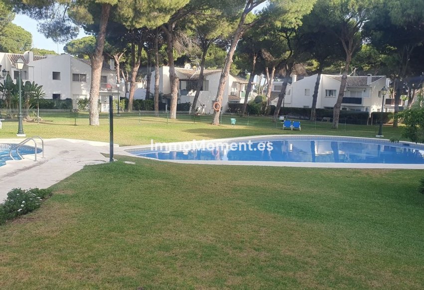 Resale - Apartment - Estepona - Benamara