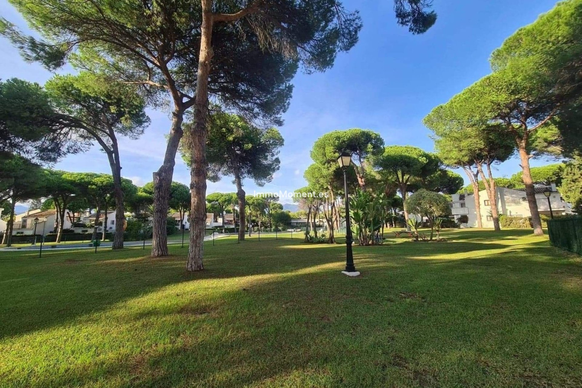 Resale - Apartment - Estepona - Benamara