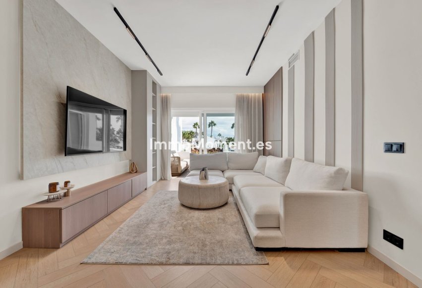 Resale - Apartment - Estepona - Cancelada