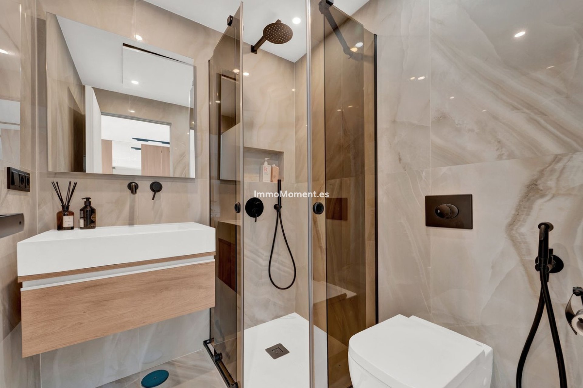Resale - Apartment - Estepona - Cancelada