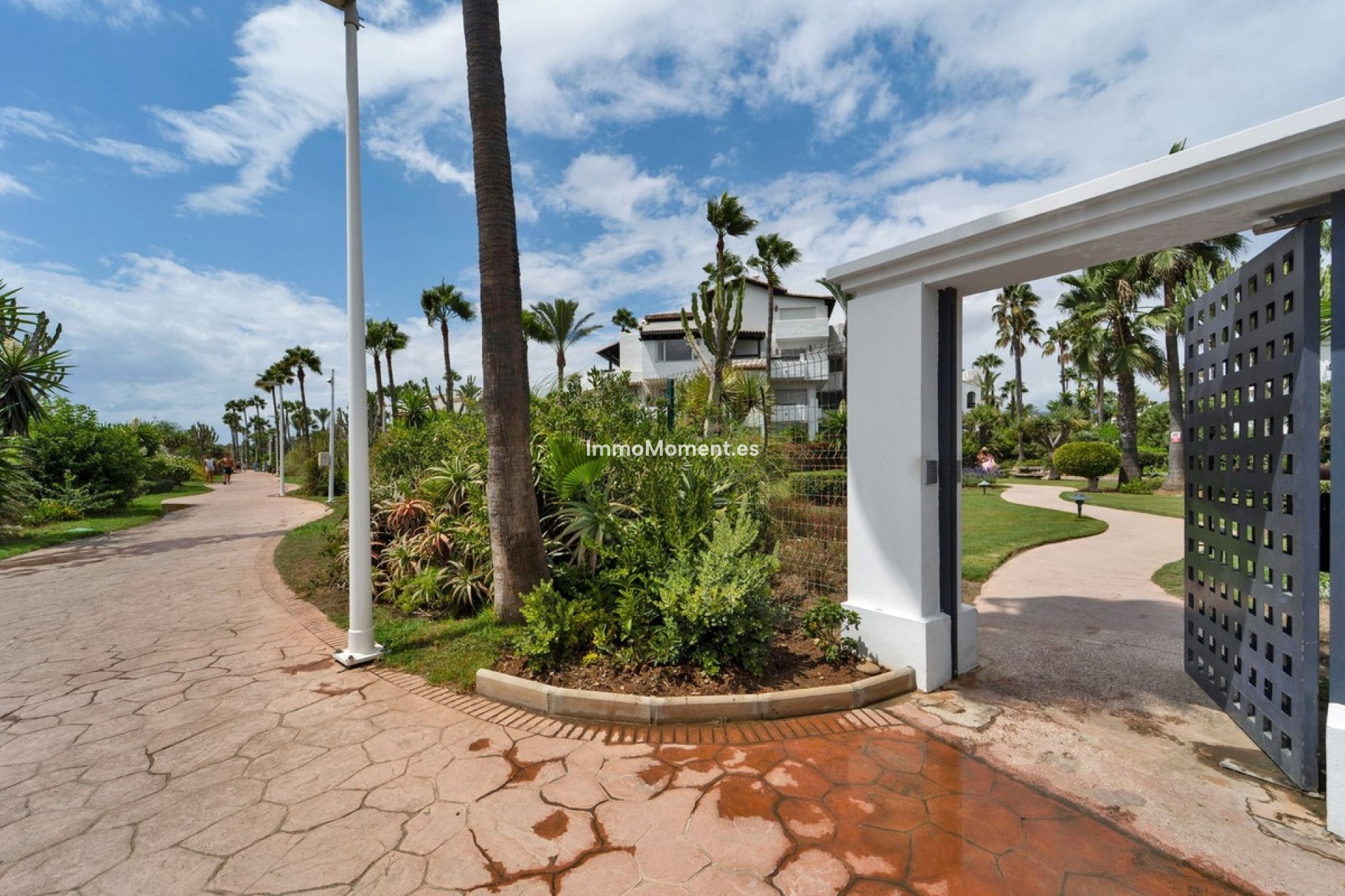 Resale - Apartment - Estepona - Cancelada
