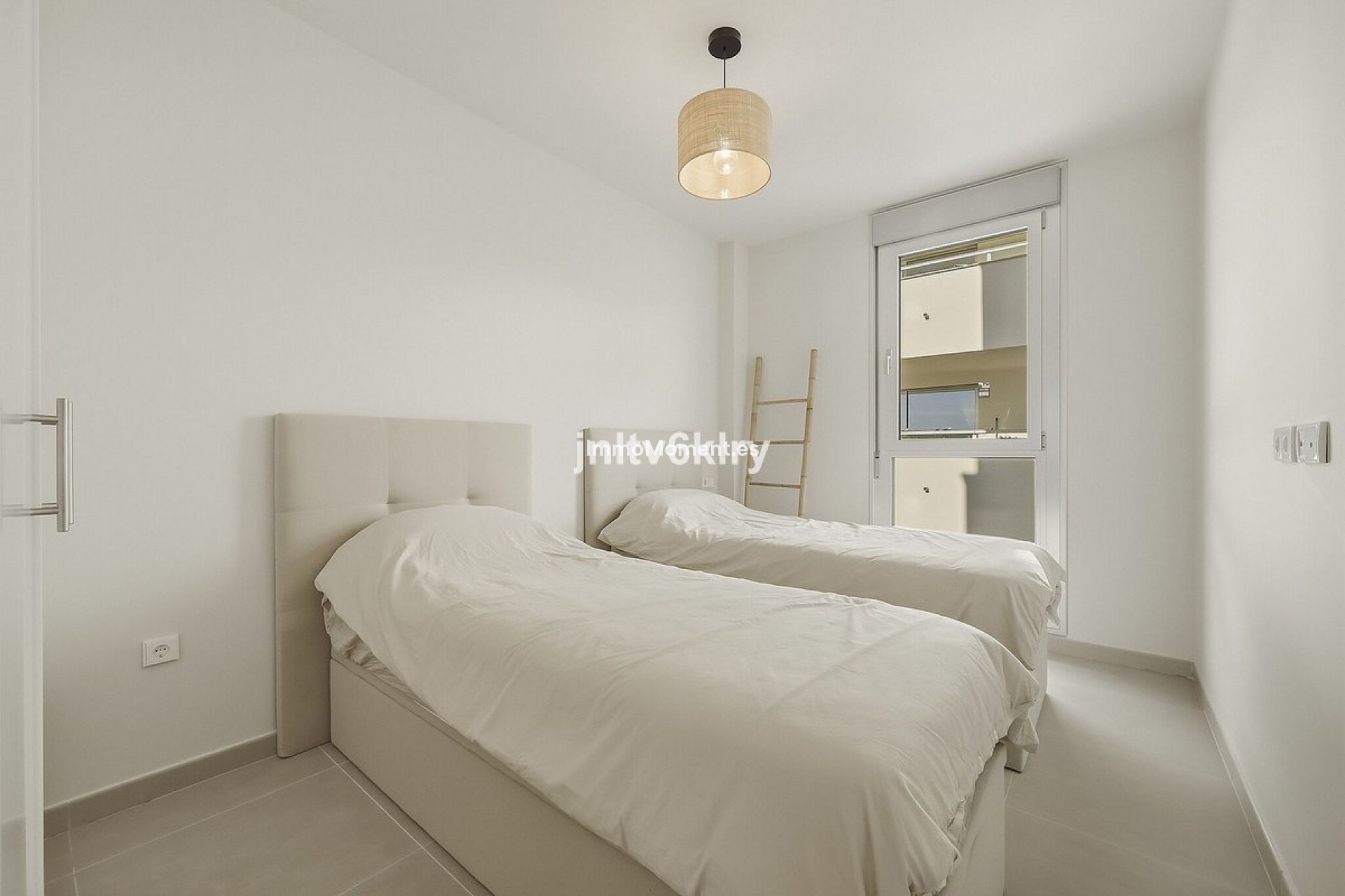 Resale - Apartment - Estepona - Cancelada