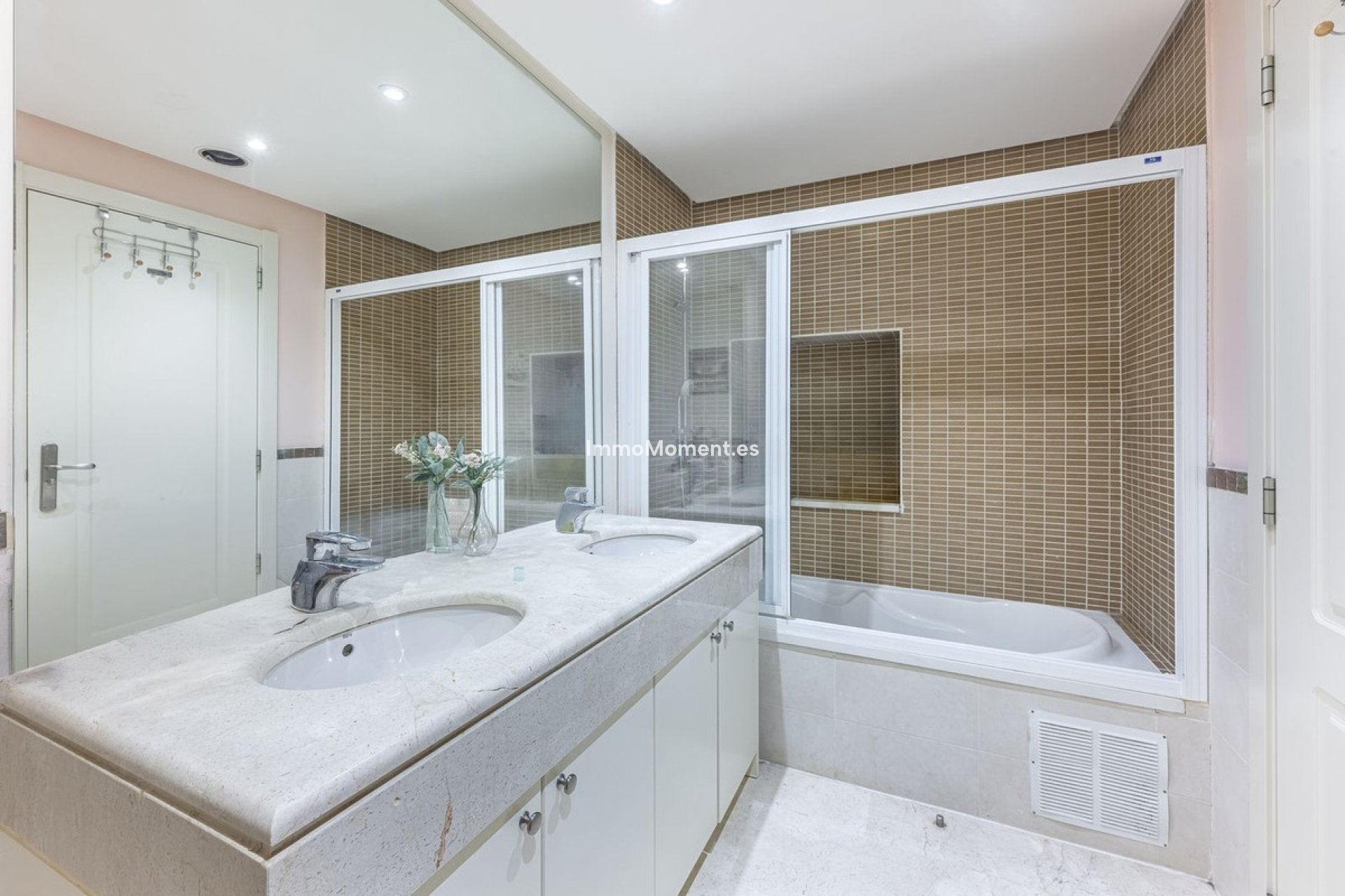 Resale - Apartment - Estepona - Cancelada