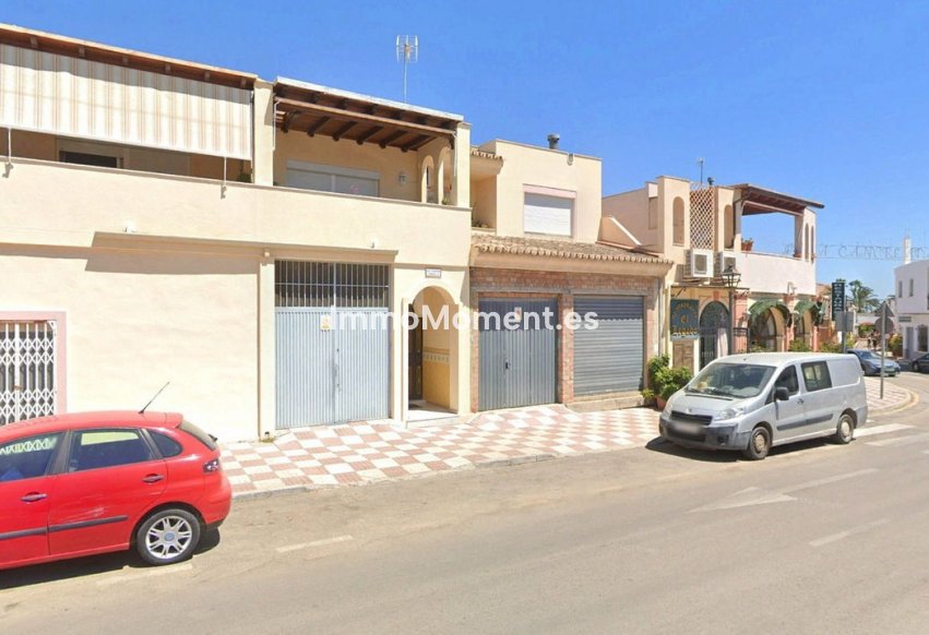 Resale - Apartment - Estepona - Cancelada