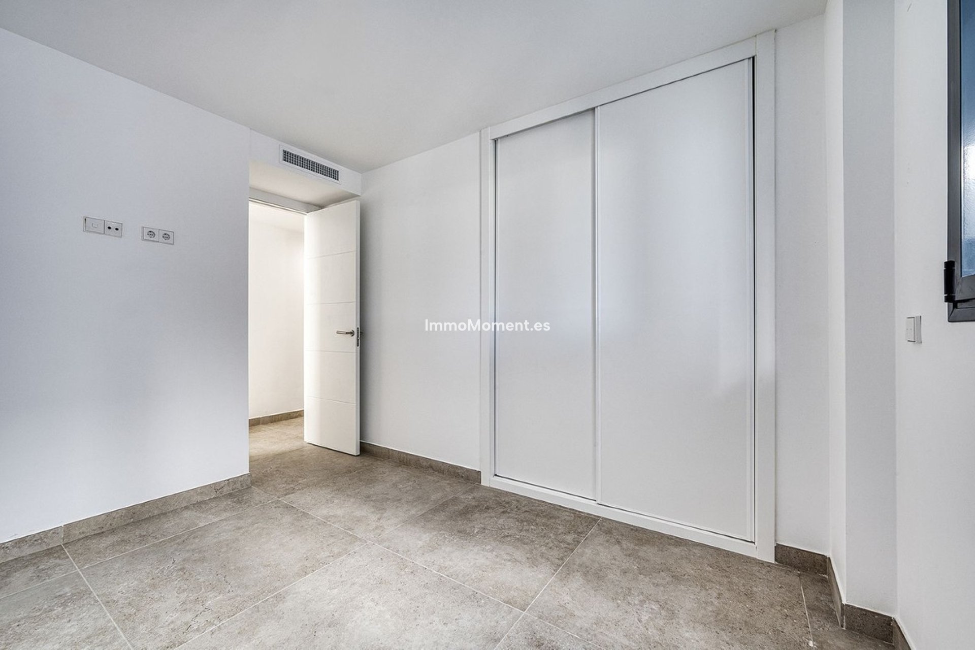 Resale - Apartment - Estepona - Cancelada