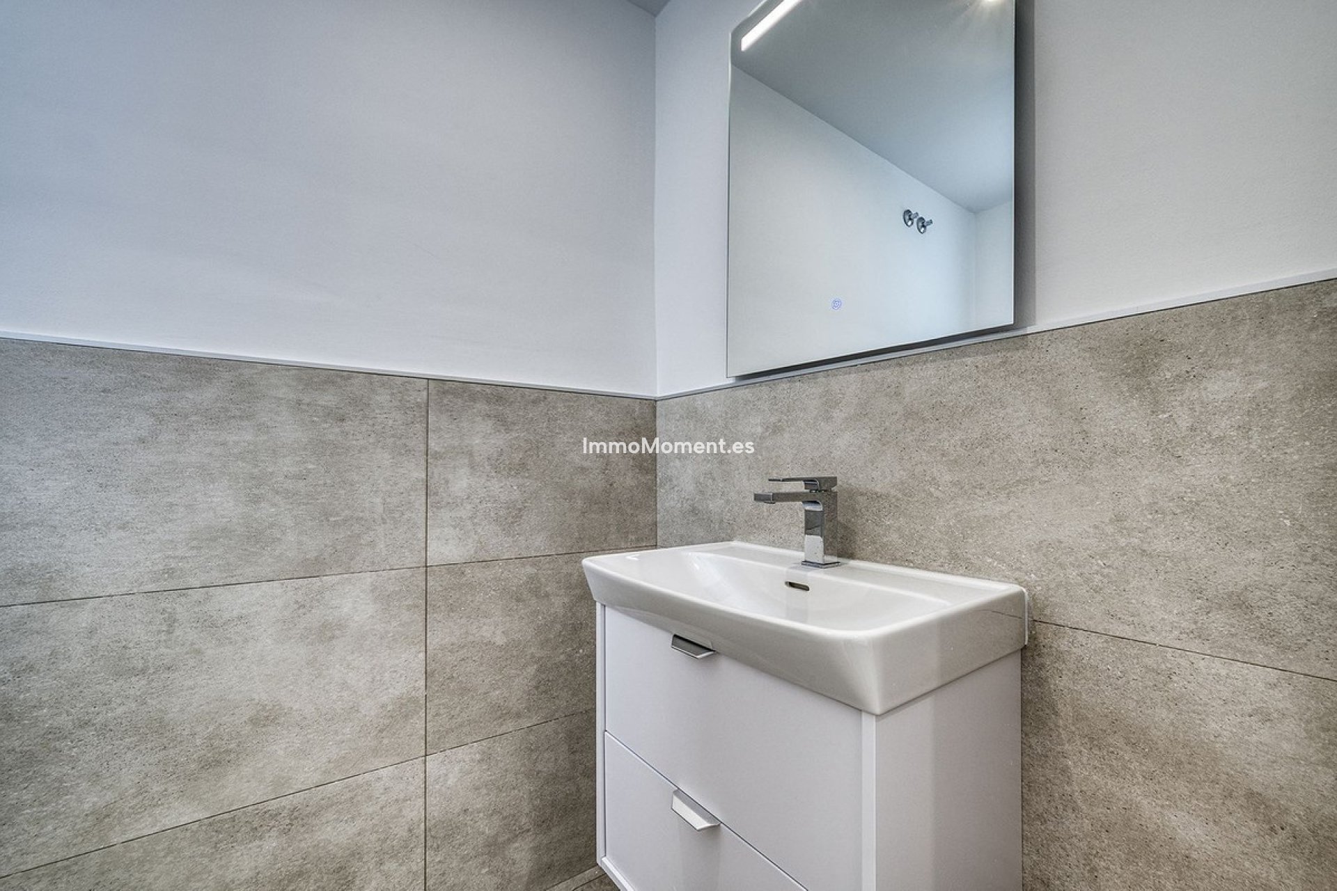 Resale - Apartment - Estepona - Cancelada