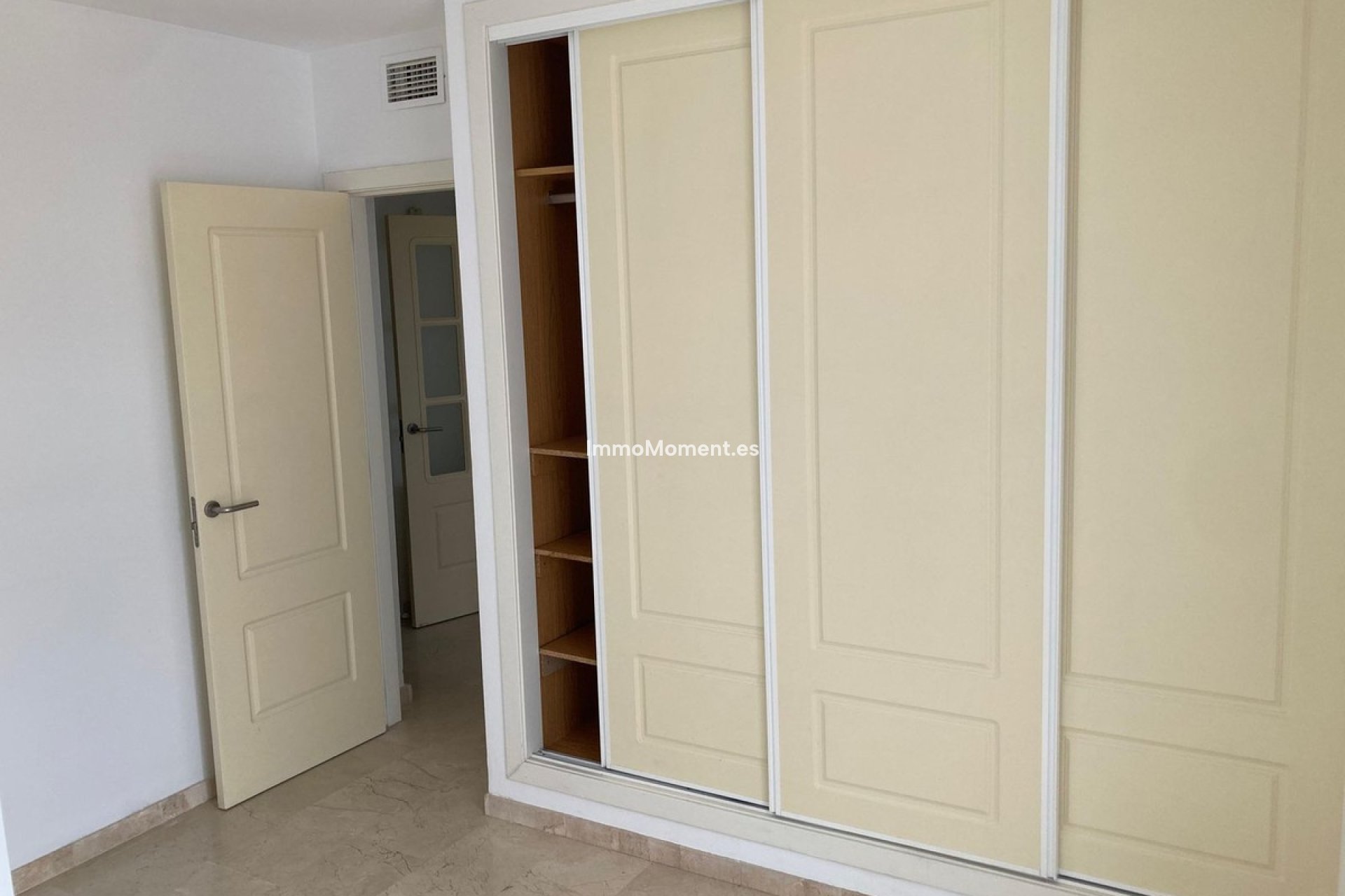 Resale - Apartment - Estepona - Cancelada