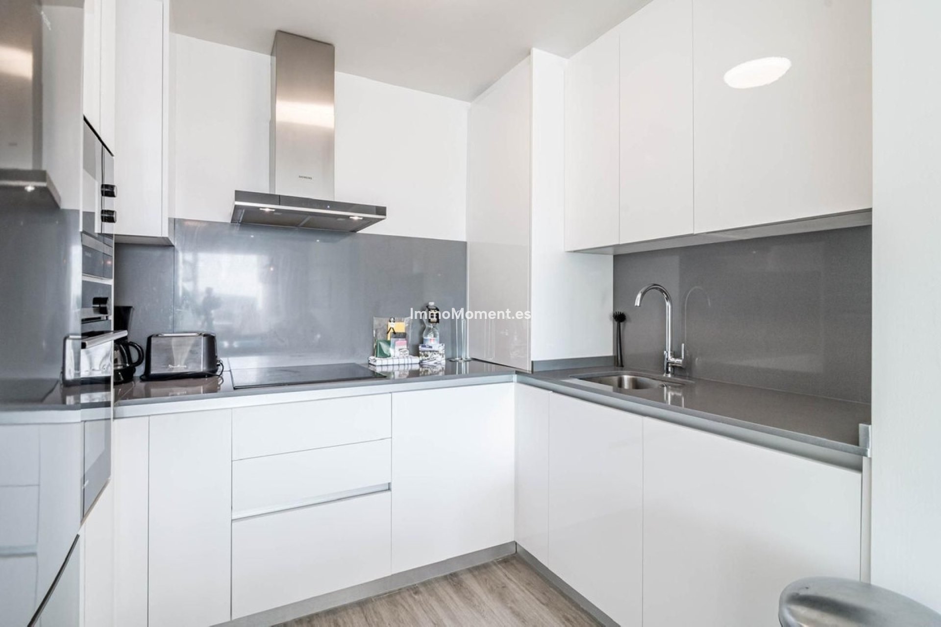 Resale - Apartment - Estepona - Cancelada