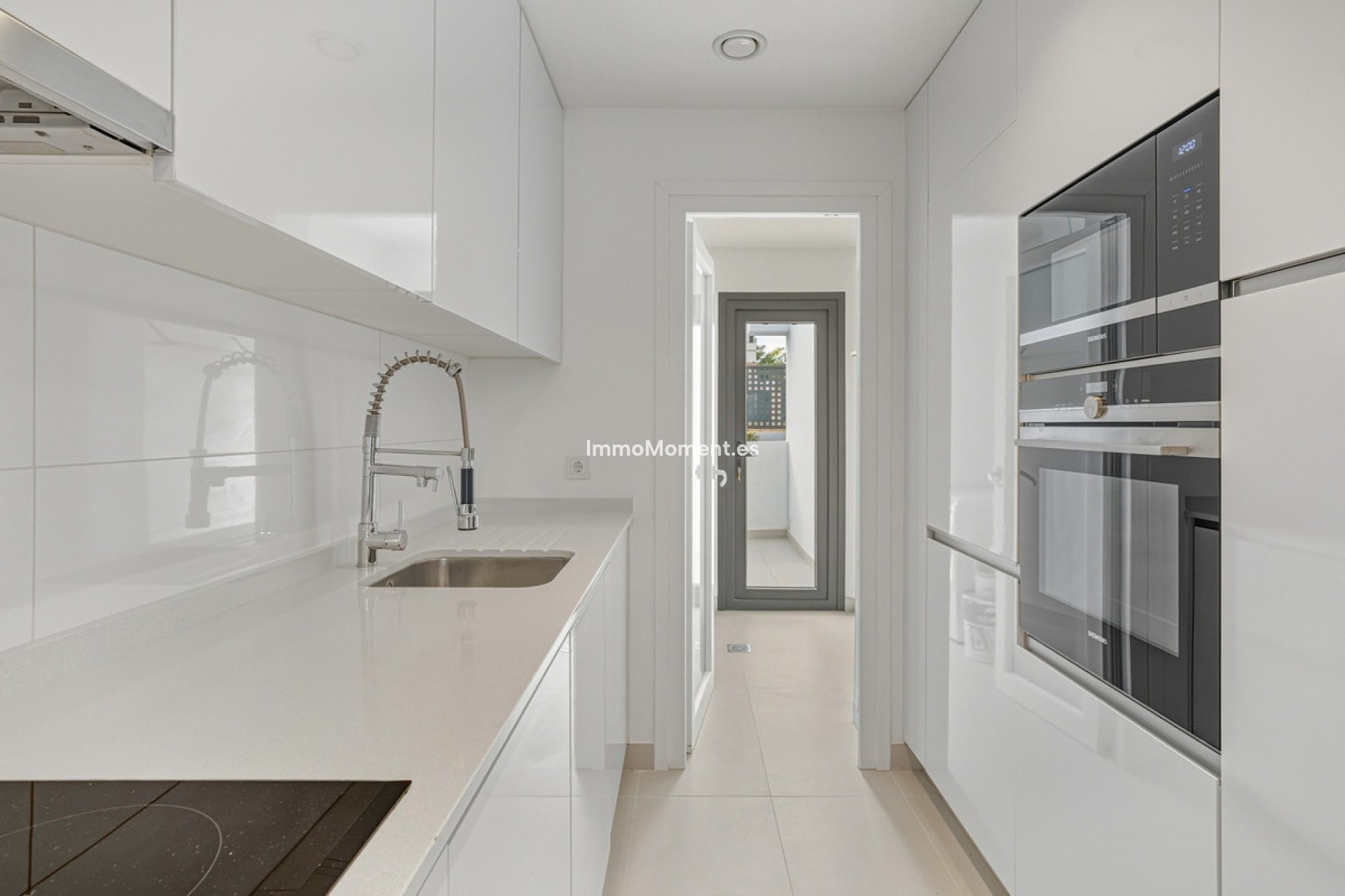 Resale - Apartment - Estepona - Cancelada