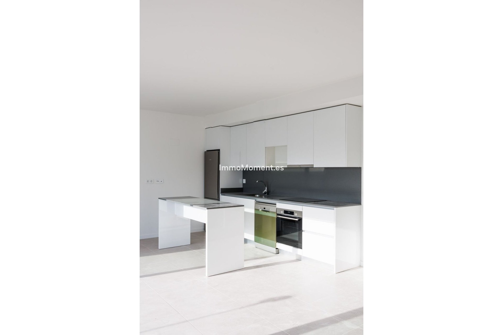 Resale - Apartment - Estepona - Cancelada