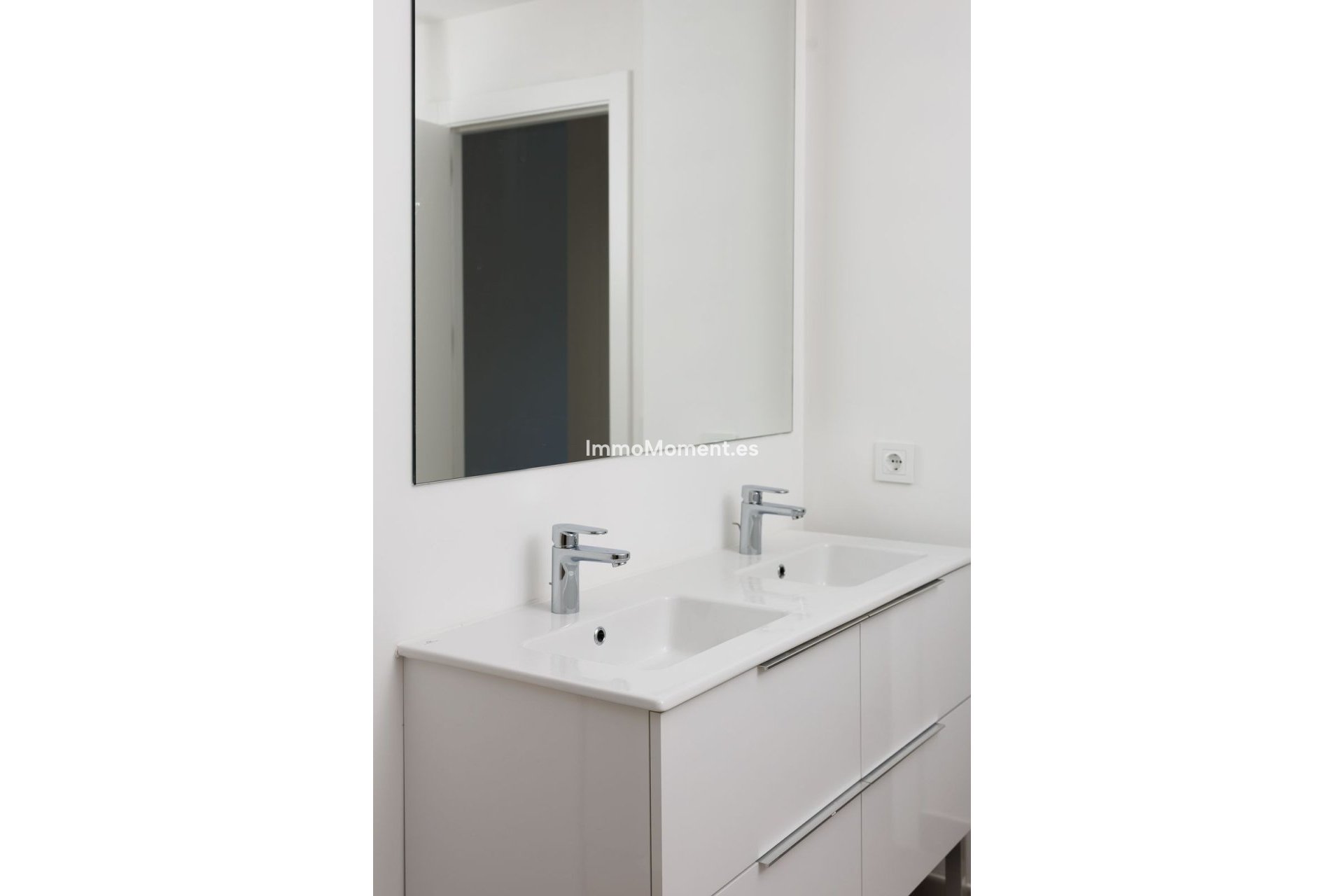 Resale - Apartment - Estepona - Cancelada