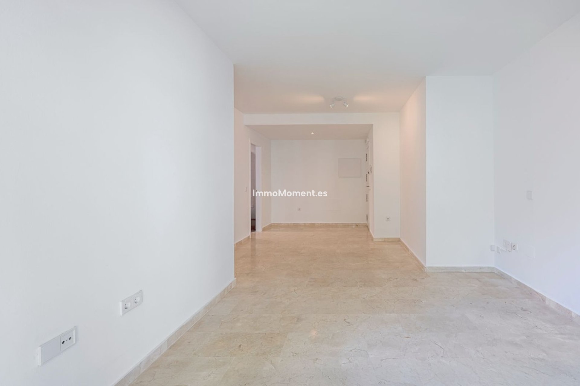 Resale - Apartment - Estepona - Cancelada