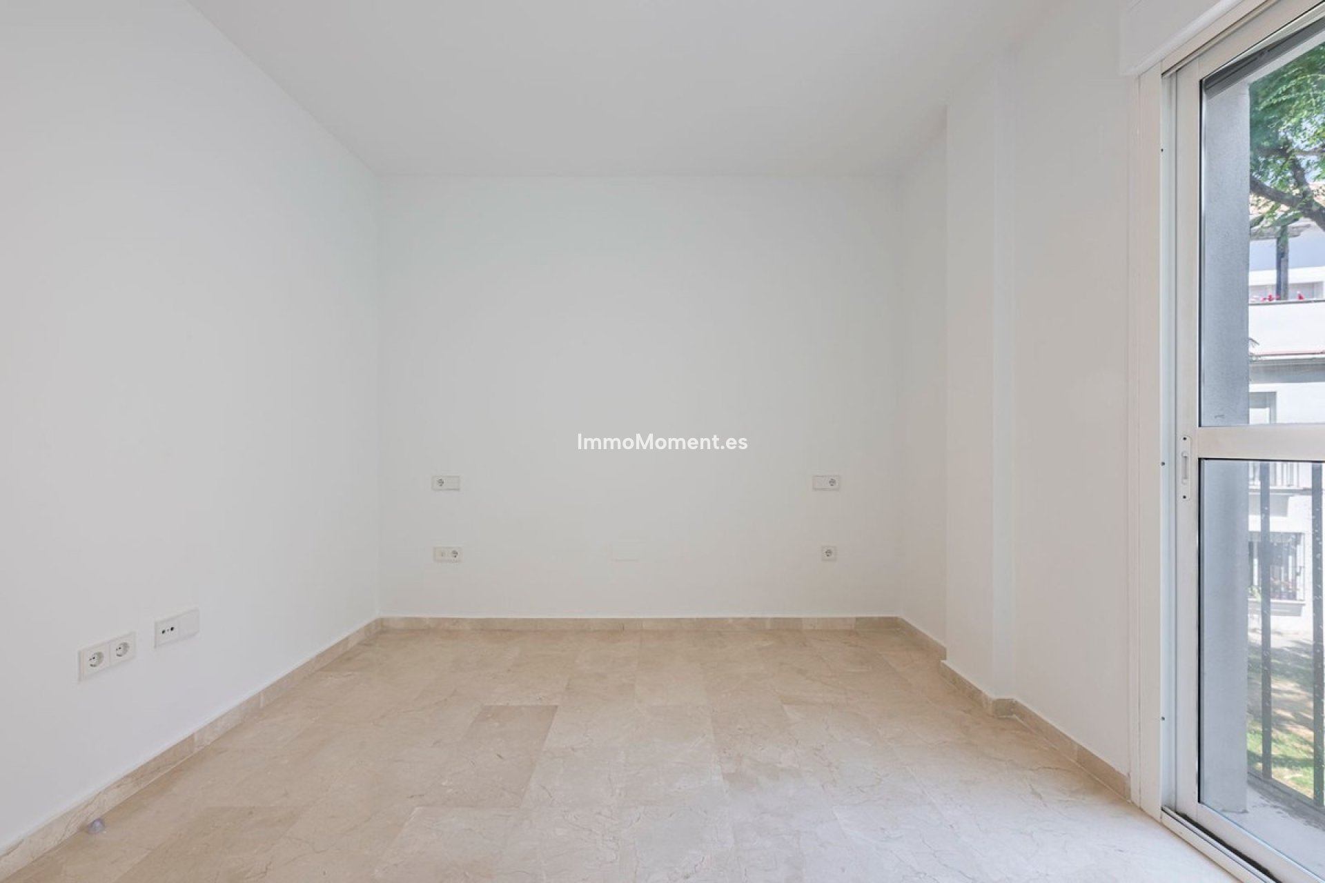 Resale - Apartment - Estepona - Cancelada