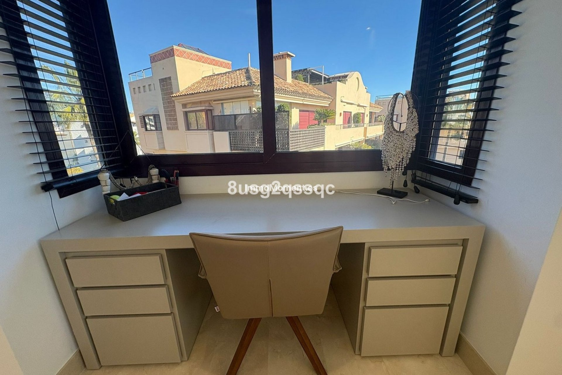 Resale - Apartment - Estepona - Costalita