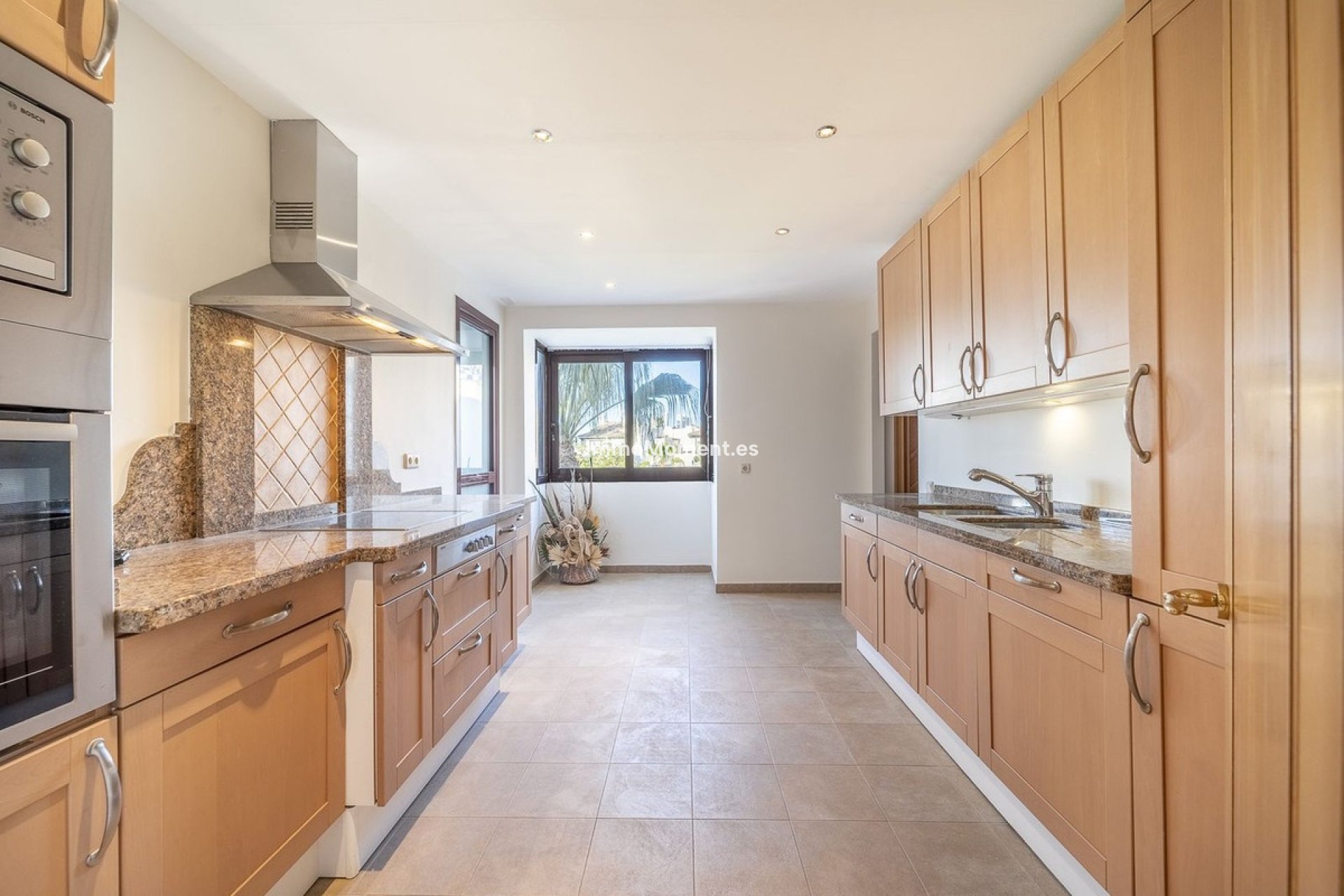 Resale - Apartment - Estepona - Costalita
