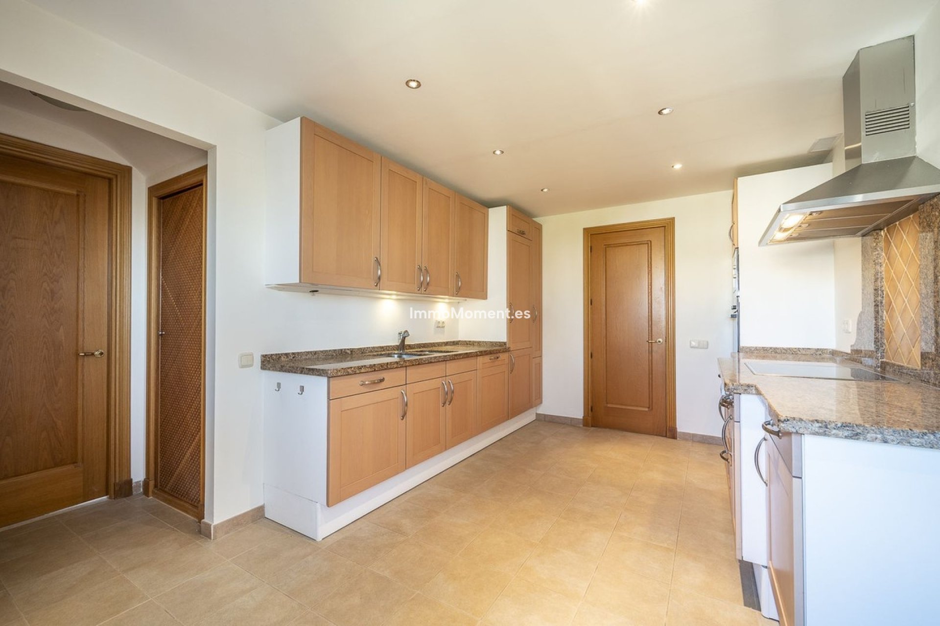 Resale - Apartment - Estepona - Costalita