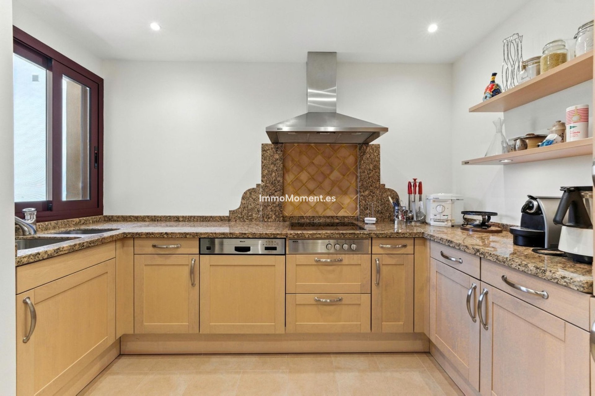 Resale - Apartment - Estepona - Costalita