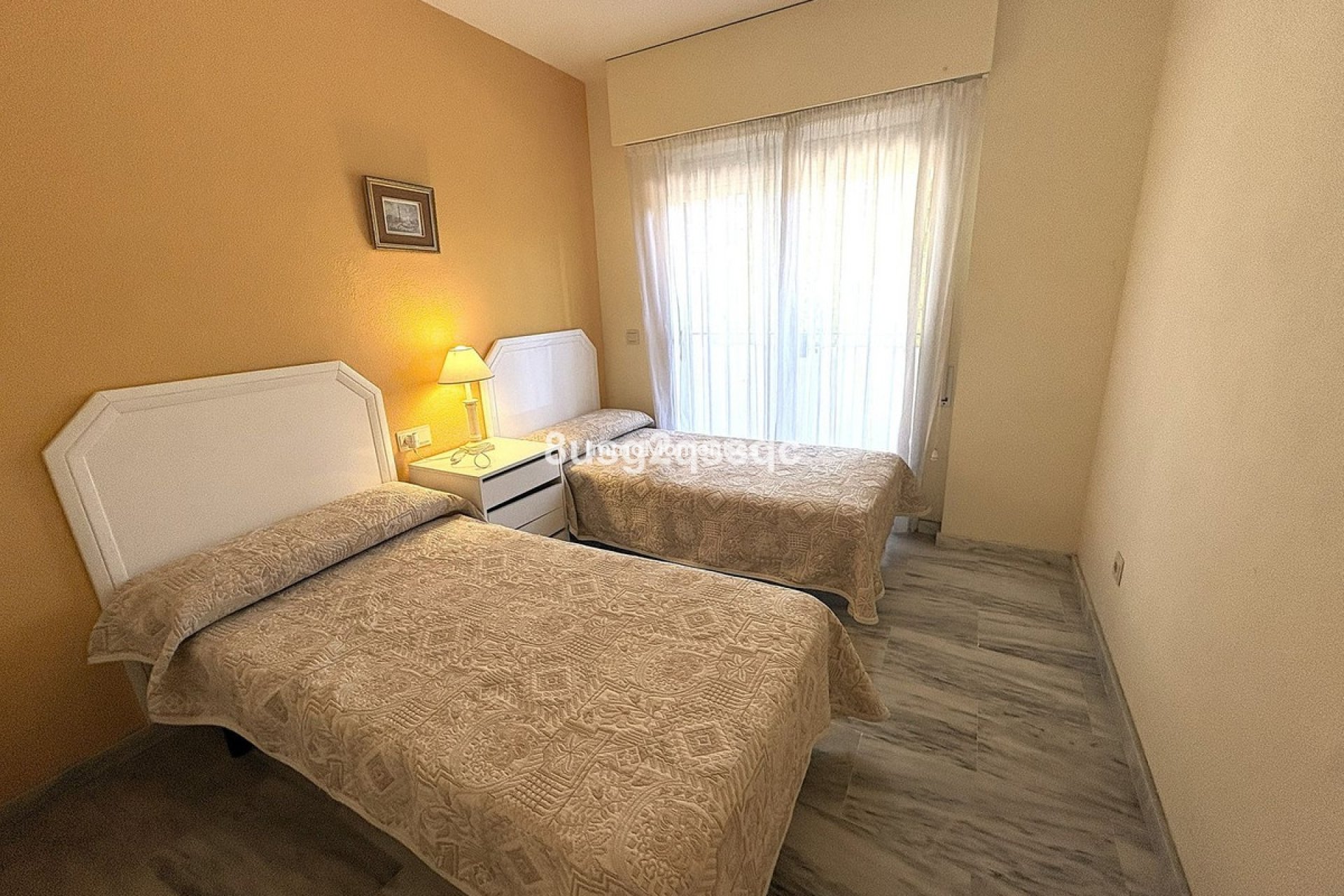 Resale - Apartment - Estepona - Costalita