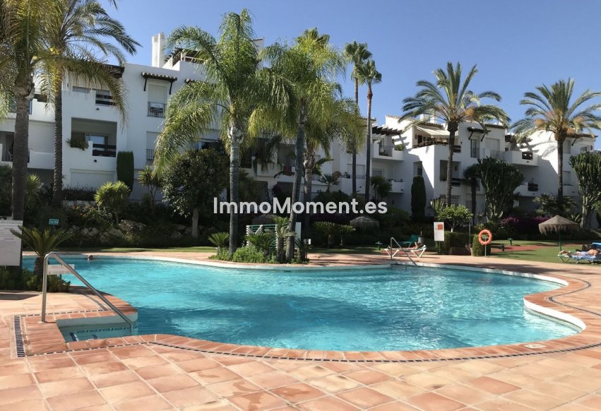 Resale - Apartment - Estepona - Costalita
